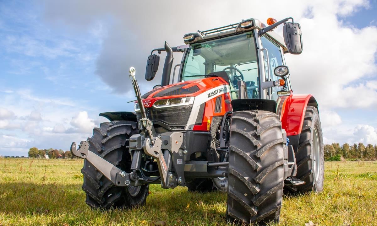 Massey Fergsuon 5 Series 